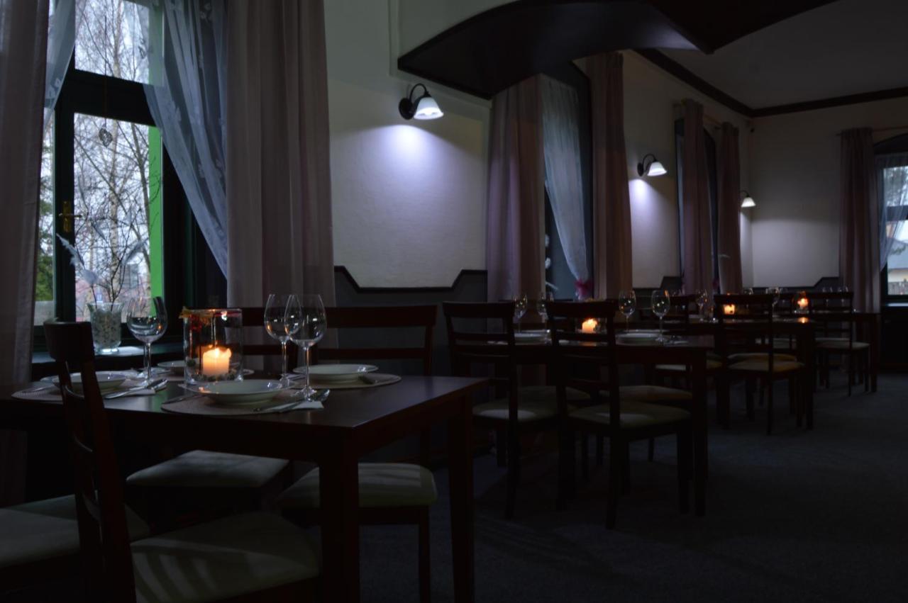 Hotel*** Cesky Dum Хомутов Экстерьер фото