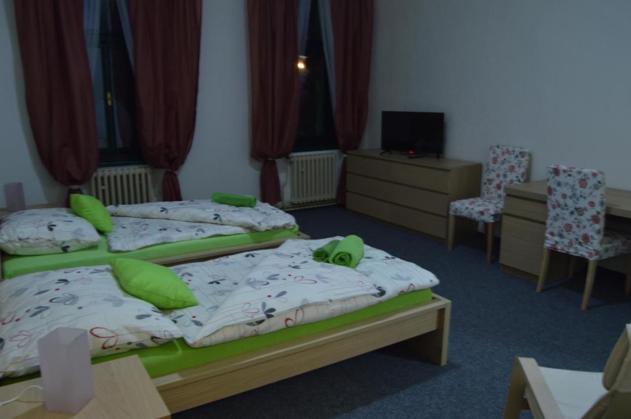 Hotel*** Cesky Dum Хомутов Экстерьер фото