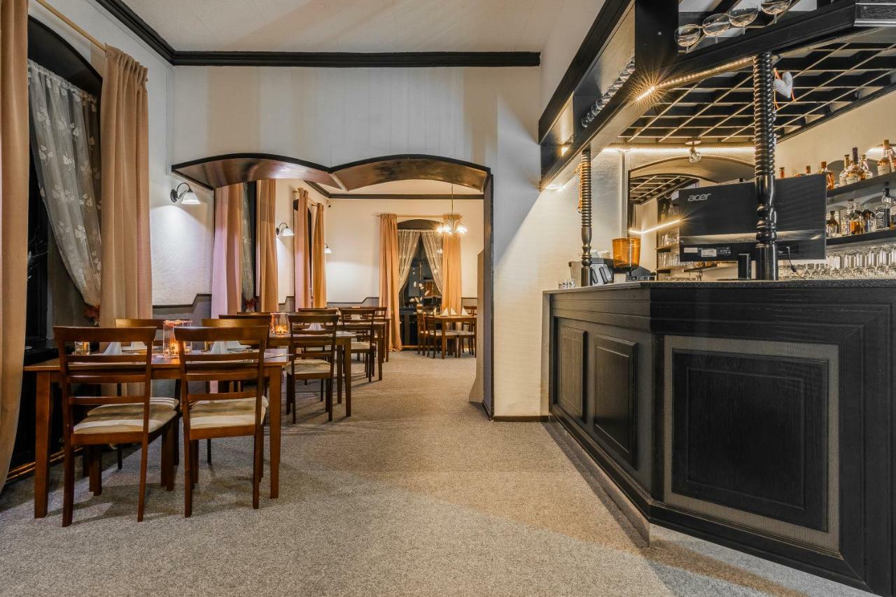 Hotel*** Cesky Dum Хомутов Экстерьер фото